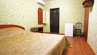 Гостевой дом Barhat Скадовск Двухместный номер с 1 кроватью и собственной ванной комнатой-1